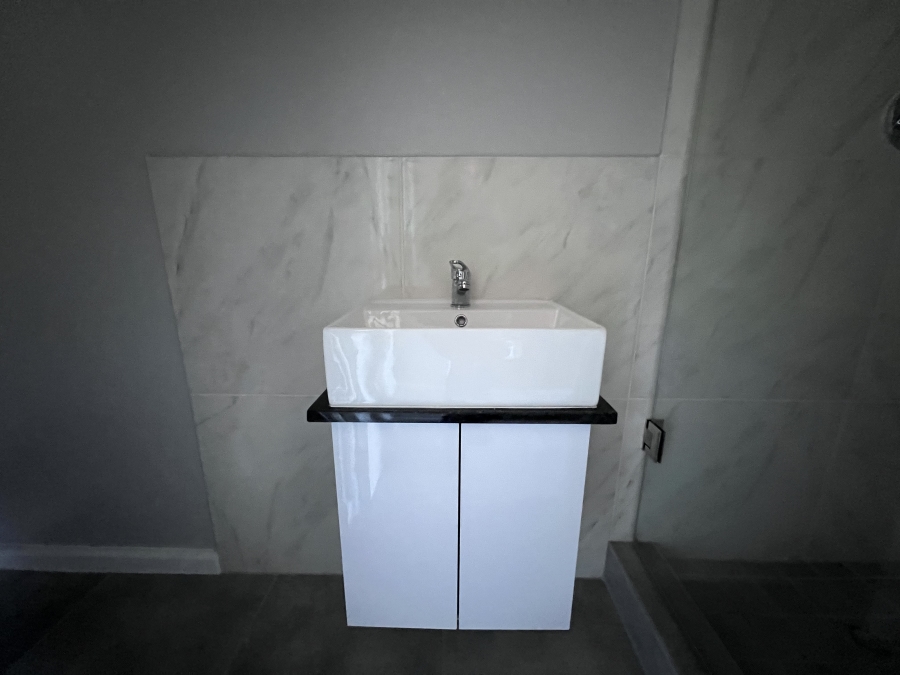 1 Bedroom Property for Sale in Table View Western Cape